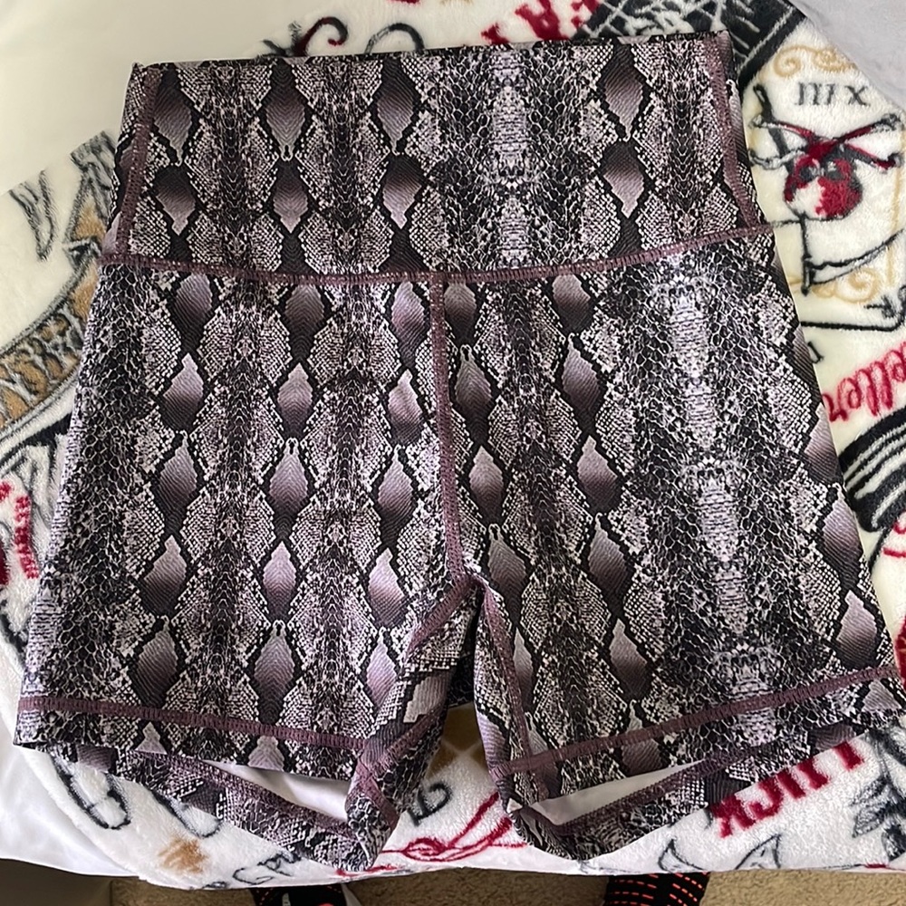 TilYouCollapse Effortless snake print shorts